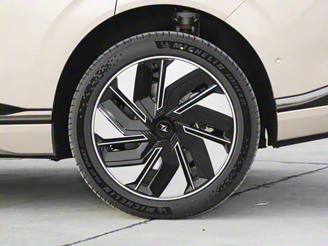 2025款 210Max增程版 5座 2025款 210Max增程版 5座