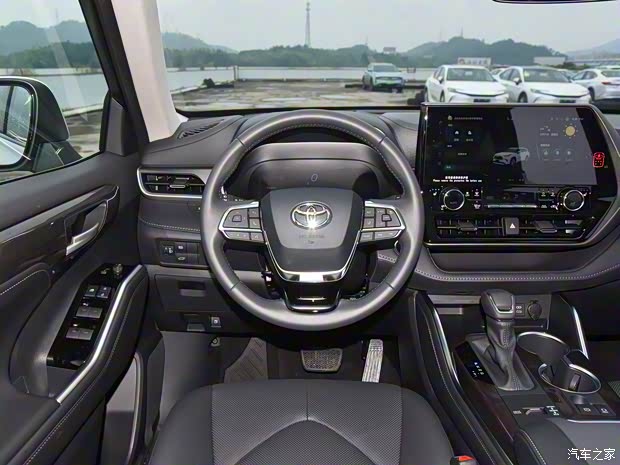 廣汽豐田 漢蘭達(dá) 2024款 2.5L智能電混雙擎四驅(qū)尊貴版 7座