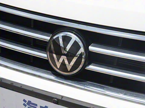 2024款 出众款 330TSI 自动两驱R-Line龙耀版 2024款 出众款 330TSI 自动两驱R-Line龙耀版