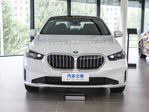 2024款 530Li xDrive 豪华套装 2024款 530Li xDrive 豪华套装
