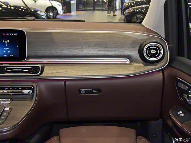 福建奔馳 奔馳V級 2024款 V 300 L 長軸距豪華版