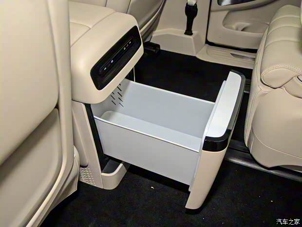 岚图汽车 岚图梦想家 2025款 基本型 岚图汽车 岚图梦想家 2025款 基本型