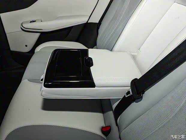 岚图汽车 岚图知音 2024款 四驱全球版 岚图汽车 岚图知音 2024款 四驱全球版