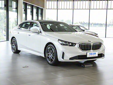 2024款 530Li xDrive 豪华套装 2024款 530Li xDrive 豪华套装