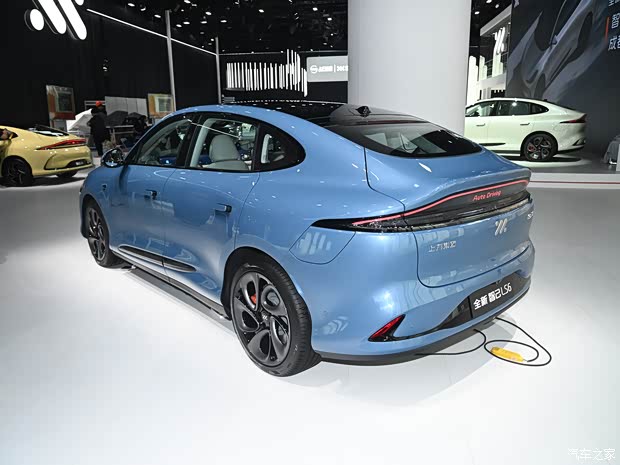 智己汽車 智己LS6 2025款 579kW 四驅(qū)