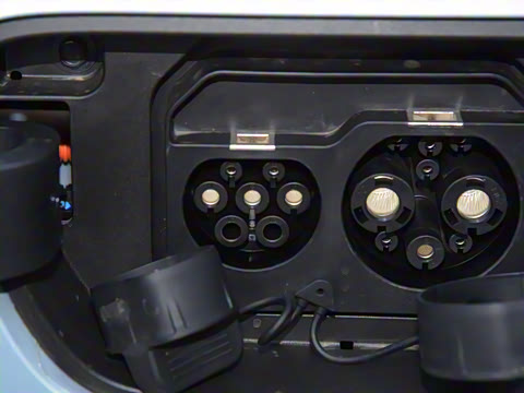 2025款 四门版 臻享+款 2025款 四门版 臻享+款