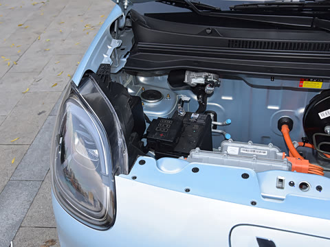 2025款 四门版 臻享+款 2025款 四门版 臻享+款