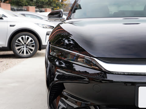 2025款 EV 智驾版 635KM激光雷达旗舰型 2025款 EV 智驾版 635KM激光雷达旗舰型