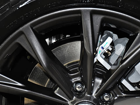 2026款 全球30年荣耀款 240TURBO 两驱锋尚7座版 2026款 全球30年荣耀款 240TURBO 两驱锋尚7座版