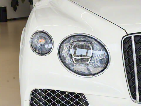 2024款 4.0T V8 雅度版 2024款 4.0T V8 雅度版