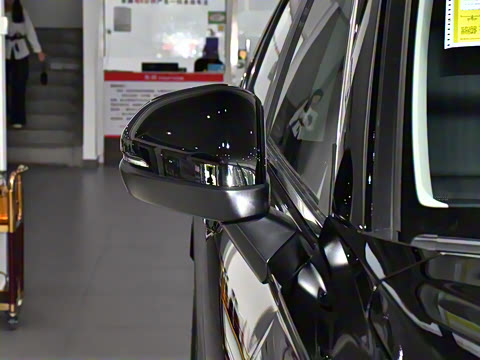 2026款 全球30年荣耀款 240TURBO 两驱锋尚7座版 2026款 全球30年荣耀款 240TURBO 两驱锋尚7座版