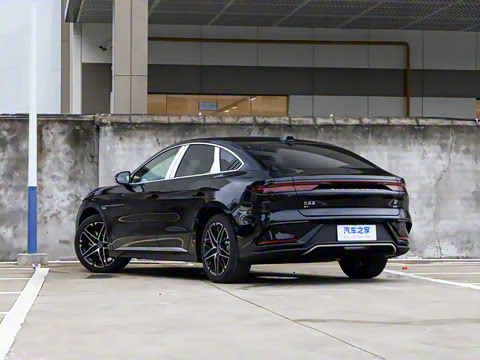 2025款 EV 智驾版 635KM旗舰版 2025款 EV 智驾版 635KM旗舰版