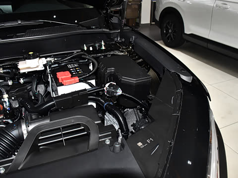 2026款 全球30年荣耀款 240TURBO 两驱锋尚7座版 2026款 全球30年荣耀款 240TURBO 两驱锋尚7座版