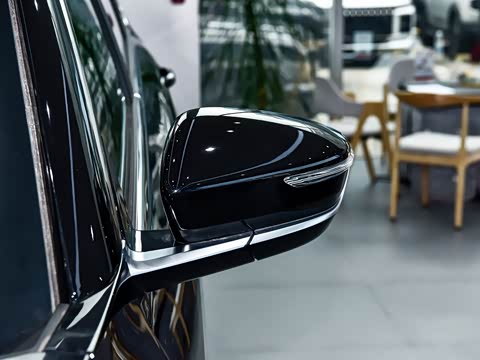 2026款 冠军版 1.5T DCT豪华+ 7座 2026款 冠军版 1.5T DCT豪华+ 7座