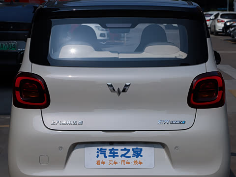 2025款 四门版 301km 臻享+款 2025款 四门版 301km 臻享+款