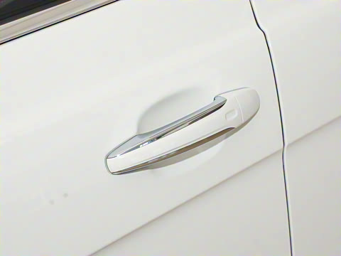 2024款 4.0T V8 雅度版 2024款 4.0T V8 雅度版