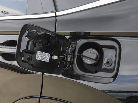 2026款 全球30年荣耀款 2.0L e:HEV 四驱智逸版 2026款 全球30年荣耀款 2.0L e:HEV 四驱智逸版