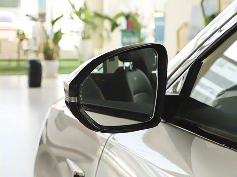 2025款 210Ultra智驾版 5座 2025款 210Ultra智驾版 5座