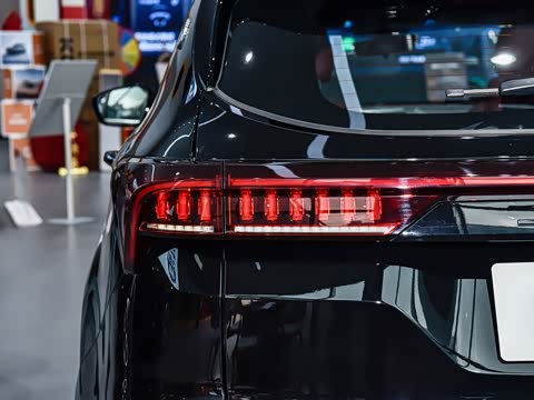 2026款 冠军版 1.5T DCT豪华+ 7座 2026款 冠军版 1.5T DCT豪华+ 7座