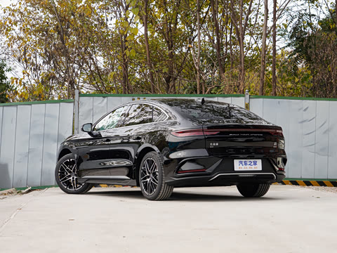 2025款 EV 智驾版 635KM激光雷达旗舰型 2025款 EV 智驾版 635KM激光雷达旗舰型