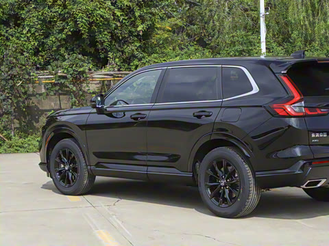 2026款 全球30年荣耀款 2.0L e:HEV 四驱智逸版 2026款 全球30年荣耀款 2.0L e:HEV 四驱智逸版