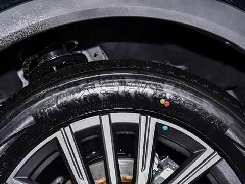 2026款 冠军版 1.5T DCT豪华+ 7座 2026款 冠军版 1.5T DCT豪华+ 7座