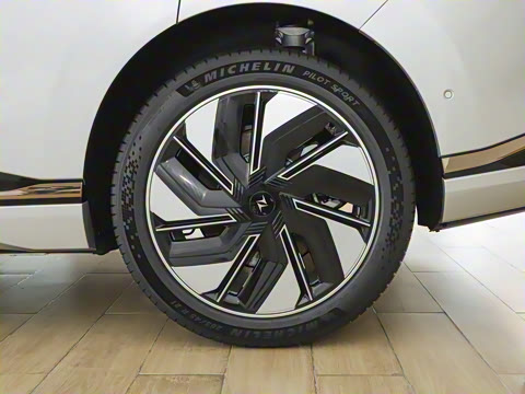 2025款 210Ultra智驾版 5座 2025款 210Ultra智驾版 5座