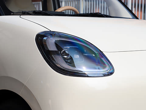 2025款 四门版 301km 臻享+款 2025款 四门版 301km 臻享+款