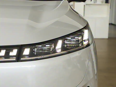 2025款 210Ultra智驾版 5座 2025款 210Ultra智驾版 5座