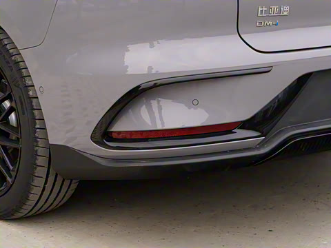 2025款 DM-i 智驾版 245KM激光雷达旗舰型 2025款 DM-i 智驾版 245KM激光雷达旗舰型