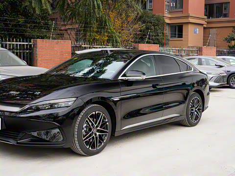 2025款 EV 智驾版 635KM激光雷达旗舰型 2025款 EV 智驾版 635KM激光雷达旗舰型