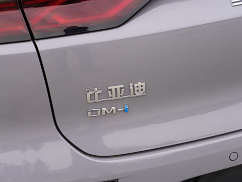 2025款 DM-i 智驾版 245KM激光雷达旗舰型 2025款 DM-i 智驾版 245KM激光雷达旗舰型