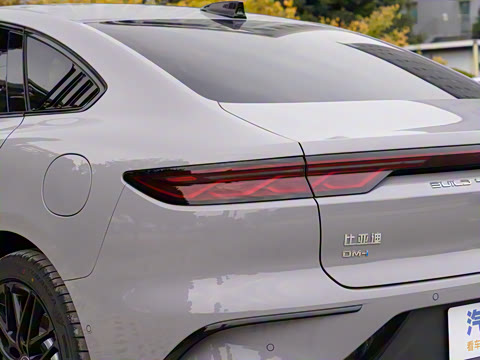 2025款 DM-i 智驾版 245KM激光雷达旗舰型 2025款 DM-i 智驾版 245KM激光雷达旗舰型