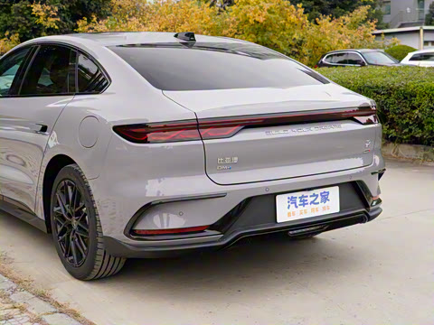 2025款 DM-i 智驾版 245KM激光雷达旗舰型 2025款 DM-i 智驾版 245KM激光雷达旗舰型