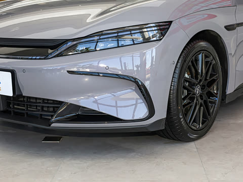 2025款 DM-i 智驾版 245KM尊荣型 2025款 DM-i 智驾版 245KM尊荣型