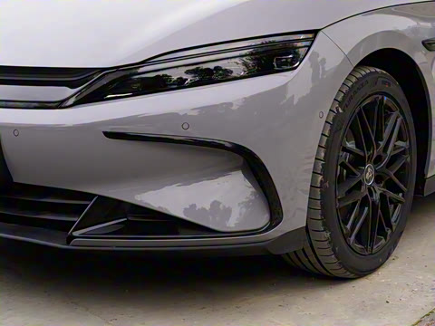 2025款 DM-i 智驾版 245KM激光雷达旗舰型 2025款 DM-i 智驾版 245KM激光雷达旗舰型