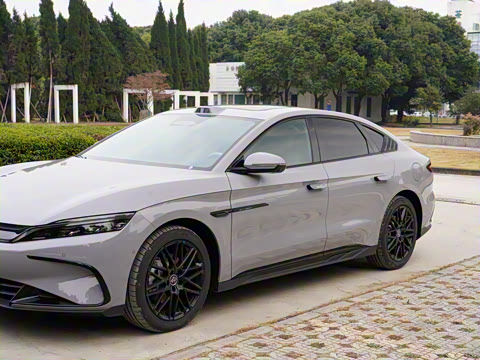 2025款 DM-i 智驾版 245KM激光雷达旗舰型 2025款 DM-i 智驾版 245KM激光雷达旗舰型