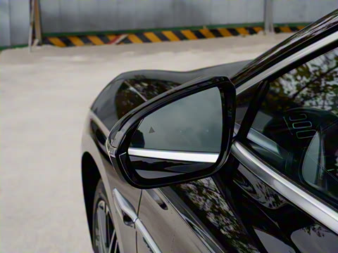 2025款 EV 智驾版 635KM激光雷达旗舰型 2025款 EV 智驾版 635KM激光雷达旗舰型