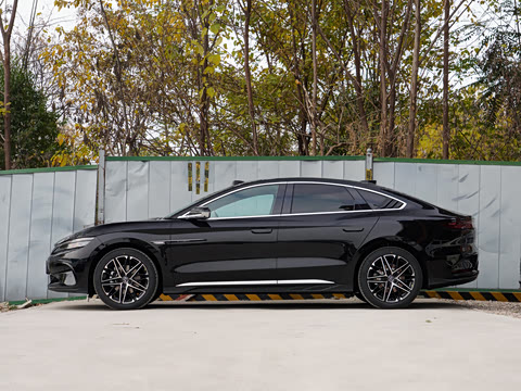 2025款 EV 智驾版 635KM激光雷达旗舰型 2025款 EV 智驾版 635KM激光雷达旗舰型