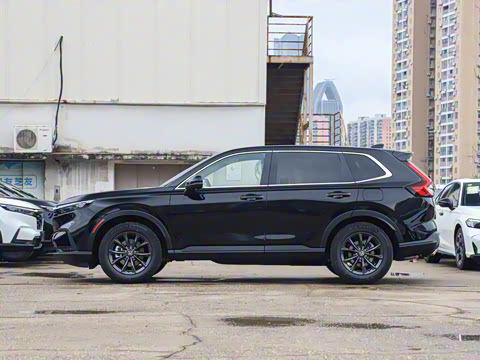 2026款 全球30年荣耀款 240TURBO 两驱智领版 2026款 全球30年荣耀款 240TURBO 两驱智领版