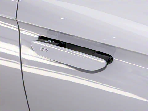 2025款 DM-i 智驾版 245KM尊荣型 2025款 DM-i 智驾版 245KM尊荣型