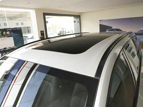 2025款 210Ultra智驾版 5座 2025款 210Ultra智驾版 5座