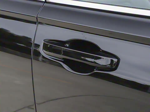 2026款 全球30年荣耀款 2.0L e:HEV 四驱智逸版 2026款 全球30年荣耀款 2.0L e:HEV 四驱智逸版