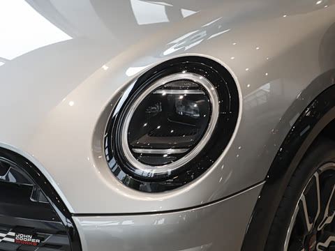 2025款 2.0T COOPER S 赛车手 三门版 2025款 2.0T COOPER S 赛车手 三门版