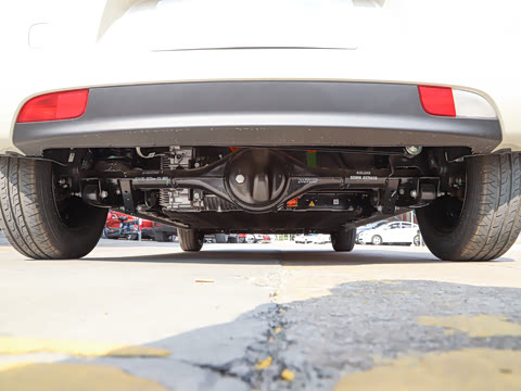 2025款 四门版 301km 臻享+款 2025款 四门版 301km 臻享+款