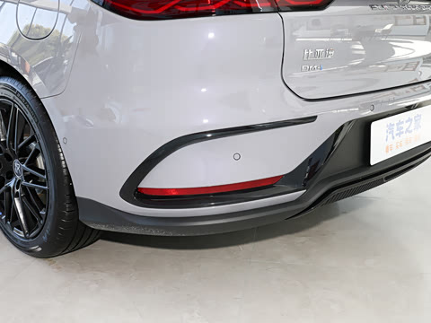 2025款 DM-i 智驾版 245KM尊荣型 2025款 DM-i 智驾版 245KM尊荣型