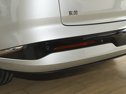 2025款 210Ultra智驾版 5座 2025款 210Ultra智驾版 5座