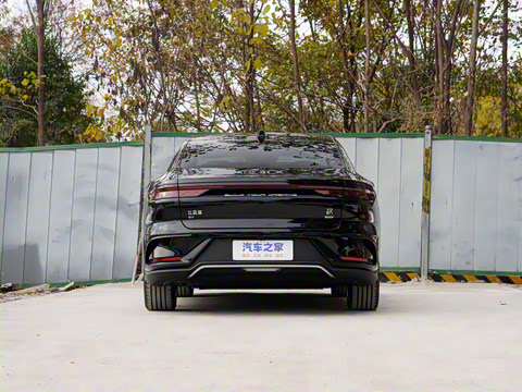 2025款 EV 智驾版 635KM激光雷达旗舰型 2025款 EV 智驾版 635KM激光雷达旗舰型