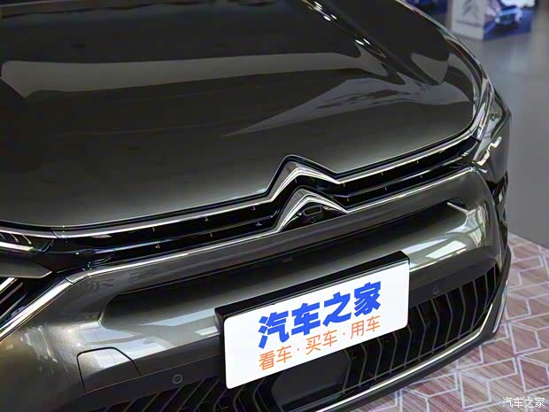 东风雪铁龙 凡尔赛C5 X 2021款 1.6T 越不凡