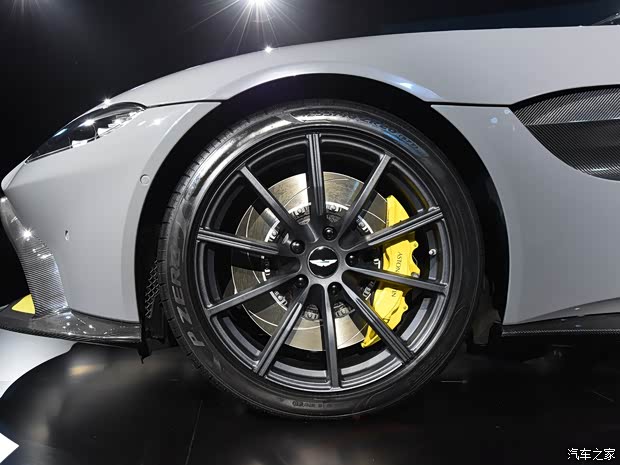 阿斯顿·马丁 V8 Vantage 2018款 4.0T V8